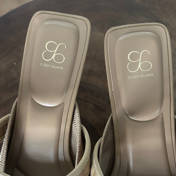 Cozy Island Beige Women's Mules - Picture 3 of 7